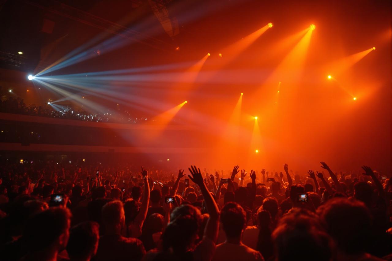 尤物视频影迷见面会圆满举行，万名粉丝热情参与